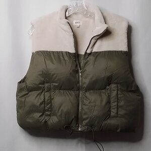 BKE EXCLUSIVE CROPPED PUFFER OLIVE & CREAM ZIP PUFFER VEST SIZE L